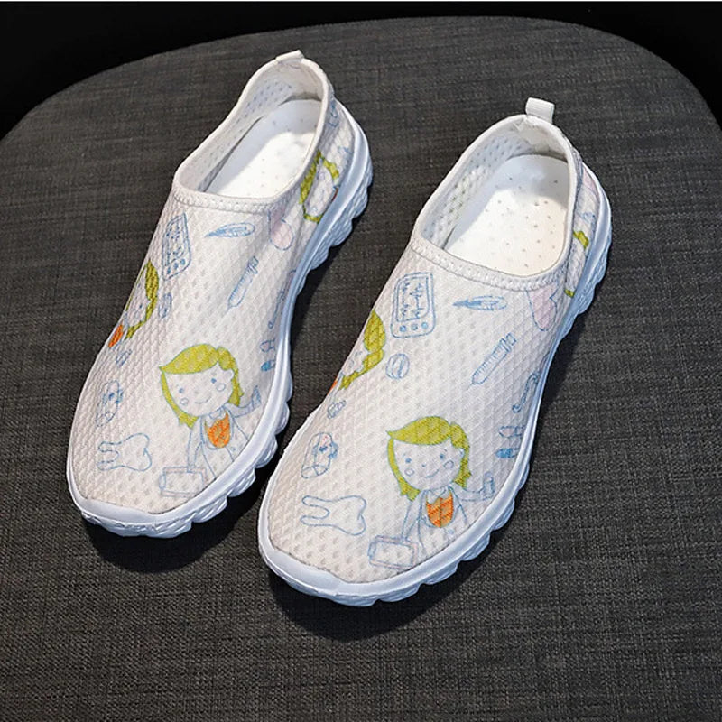 Women Shoes Lightweight Comfortable Casual Shoes Cartoon Nurse Print Women Sneakers Breathable Flats Shoes Zapatillas Mujer35-43